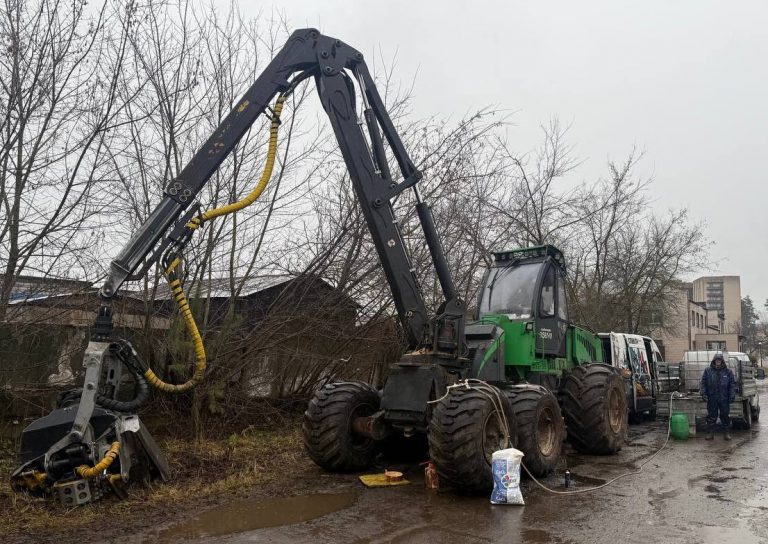 Новая услуга от Спектр ФОРЕСТ — заправка колес солевым раствором!